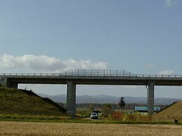 北海道縦貫自動車道 刈分川橋(PC上部工)工事4